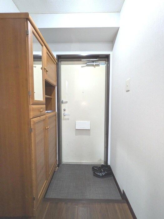 物件内観写真6　(玄関)
