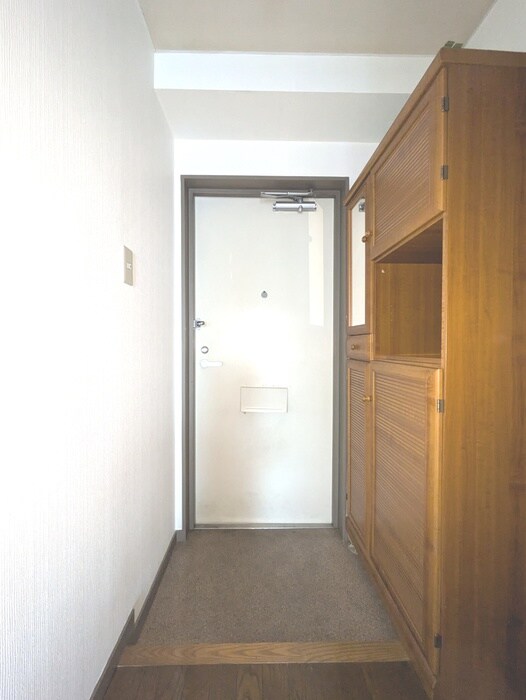 物件内観写真6　(玄関)