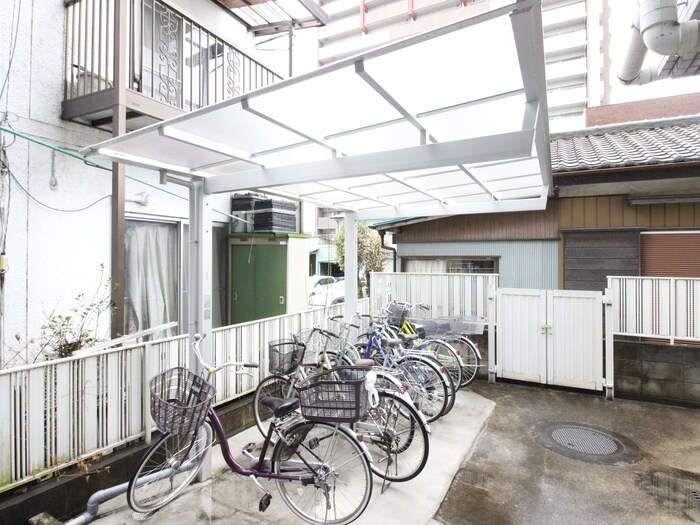 物件外観写真3　(駐輪場)