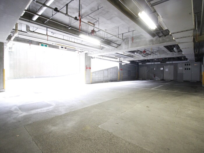 物件外観写真5　(駐車場)