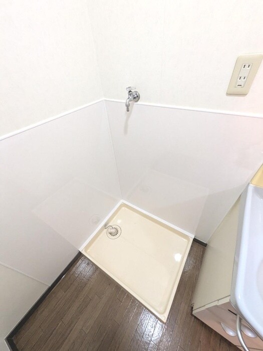 物件内観写真15　(洗濯機置場)