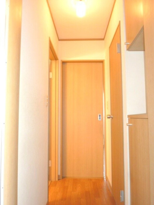 物件内観写真6　(玄関)