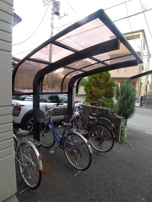 物件外観写真4　(駐輪場)