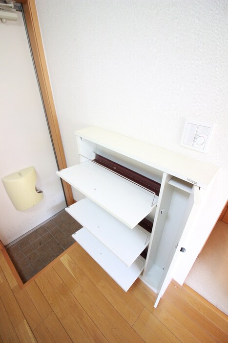 物件内観写真18　(靴箱)