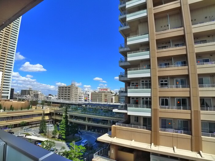 物件内観写真16　(室内からの展望)