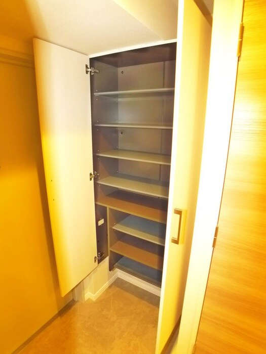 物件内観写真18　(靴箱)