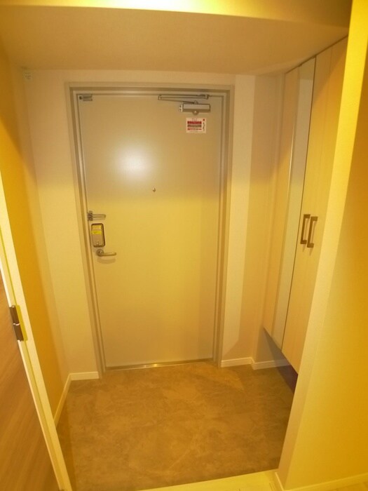 物件内観写真21　(玄関)