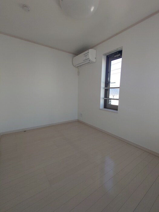 物件内観写真10　(居室)