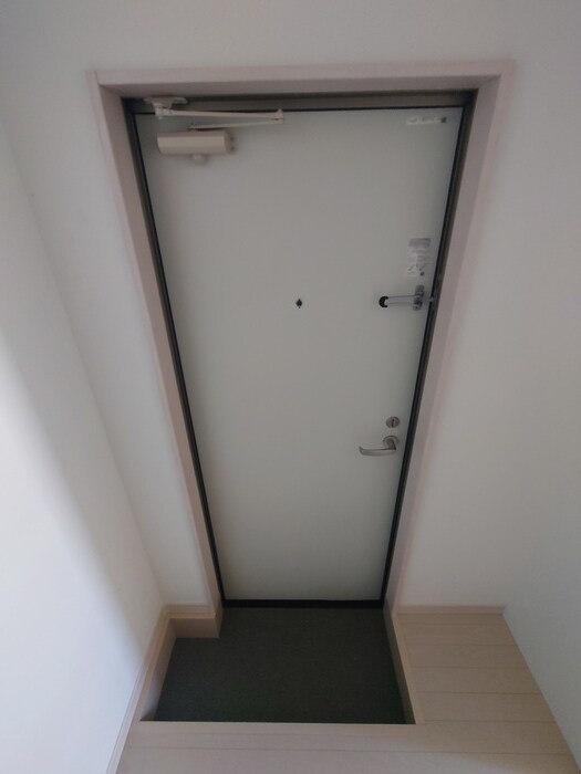 物件内観写真17　(玄関)