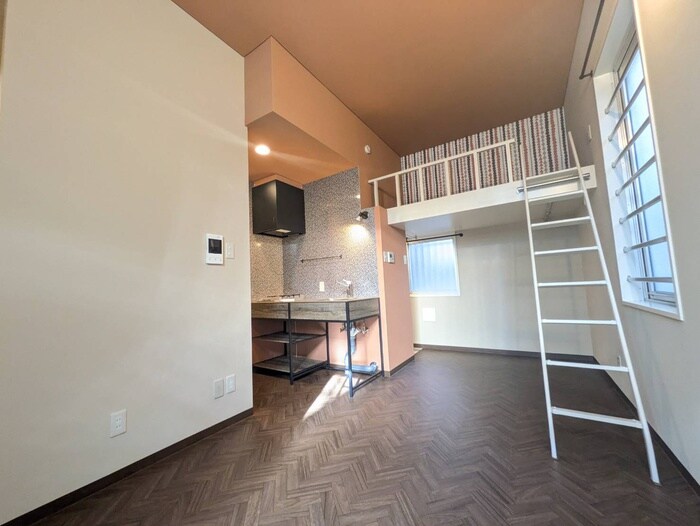 物件内観写真8　(廊下)