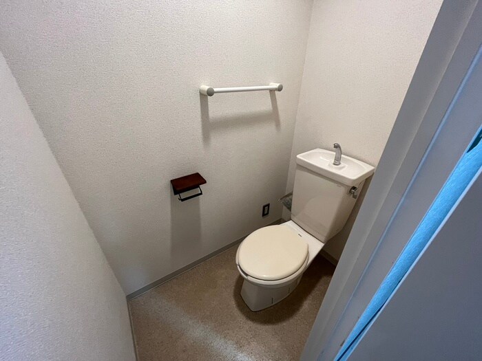 物件内観写真16　(トイレ)