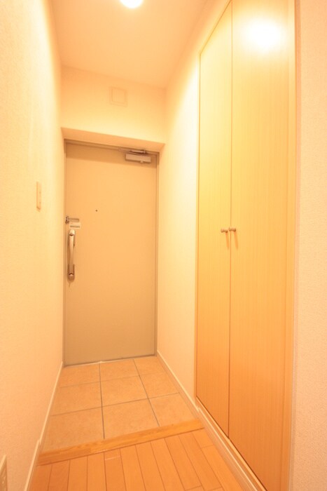 物件内観写真7　(玄関)