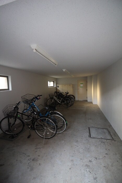 物件外観写真6　(駐輪場)
