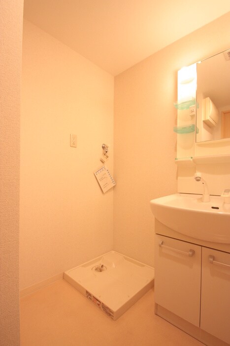 物件内観写真10　(洗濯機置場)