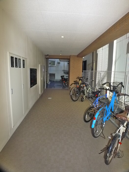 物件外観写真5　(駐輪場)