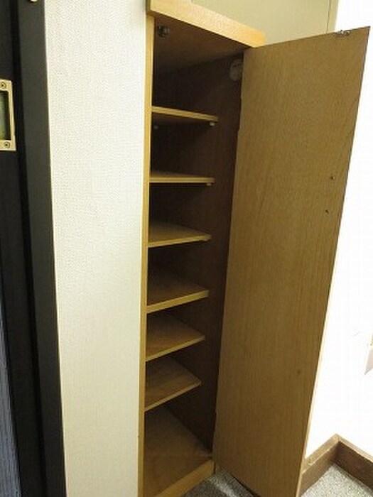 物件内観写真8　(靴箱)