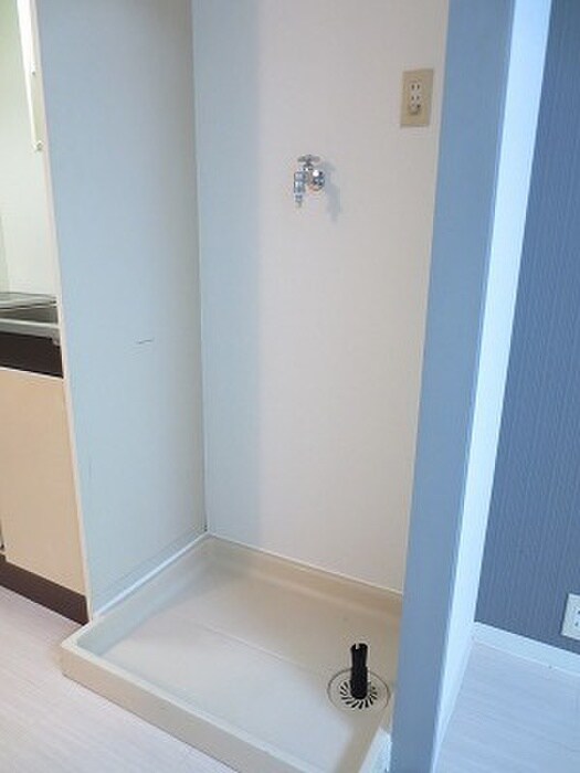 物件内観写真14　(洗濯機置場)