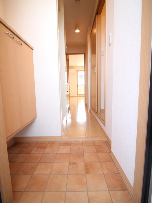 物件内観写真4　(玄関)