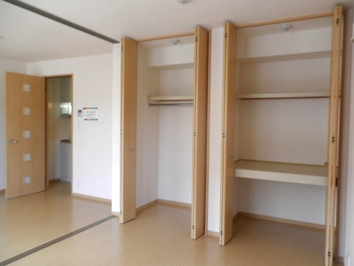 物件内観写真6　(収納)