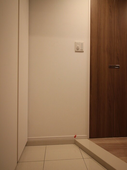 物件内観写真7　(玄関)