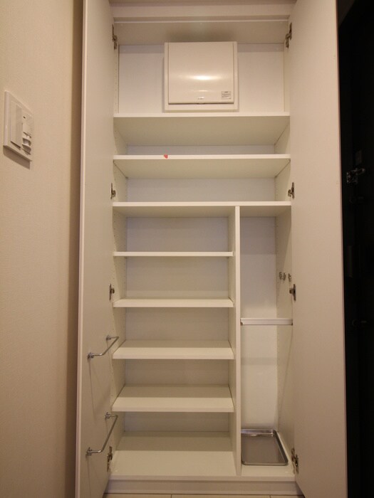 物件内観写真8　(靴箱)