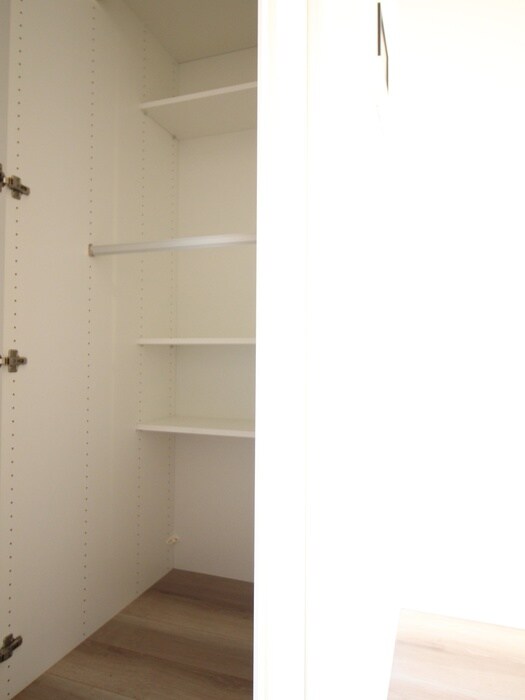 物件内観写真12　(収納)