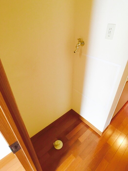 物件内観写真18　(洗濯機置場)