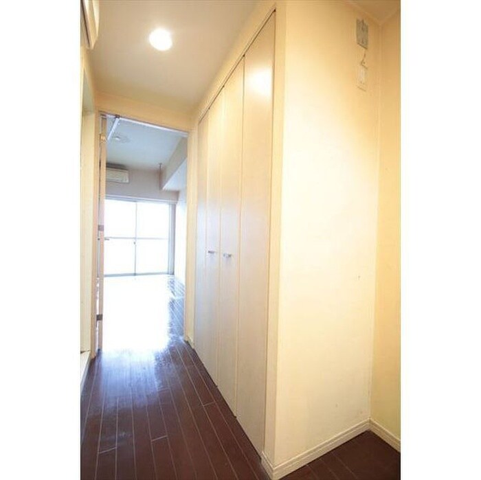 物件内観写真12　(廊下)