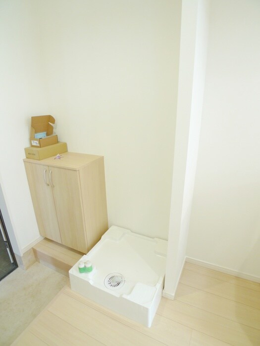 物件内観写真12　(洗濯機置場)