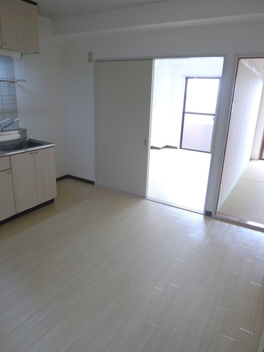 物件内観写真9　(居室)