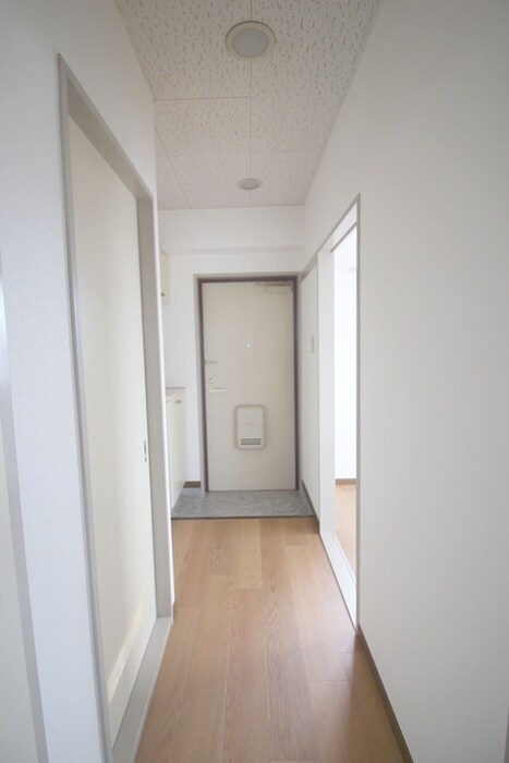 物件内観写真14　(廊下)