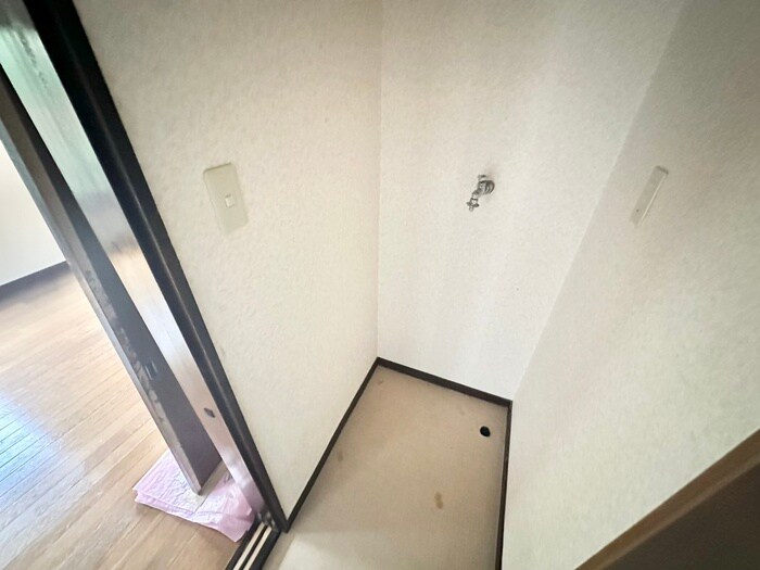 物件内観写真14　(洗濯機置場)