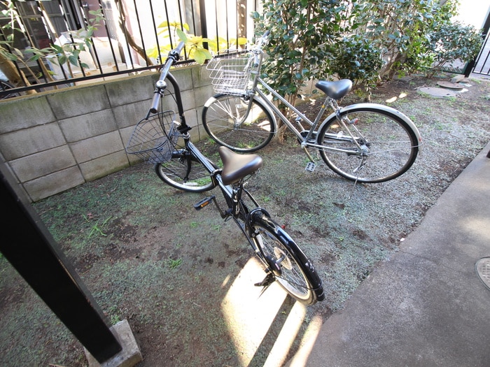 物件外観写真3　(駐輪場)