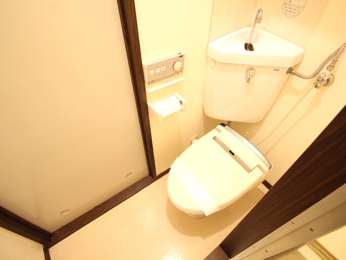 物件内観写真14　(トイレ)