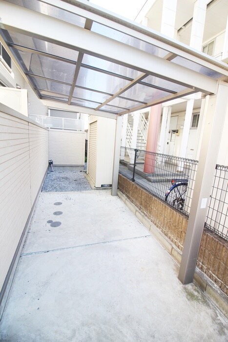 物件外観写真3　(駐輪場)