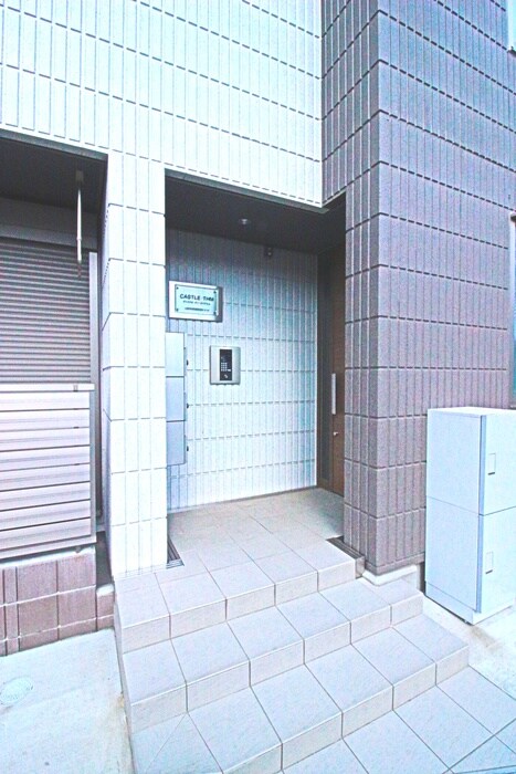 物件外観写真3　(エントランス部分)
