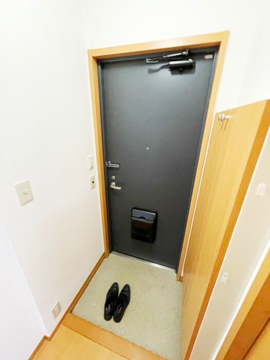 物件内観写真18　(玄関)