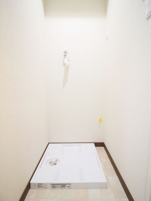 物件内観写真14　(洗濯機置場)