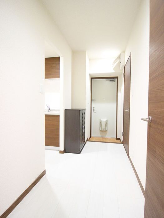 物件内観写真16　(廊下)