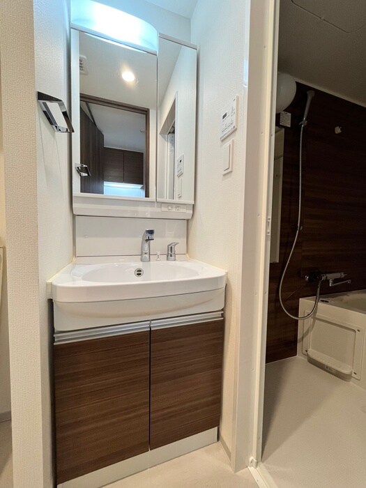 物件内観写真11　(洗面)