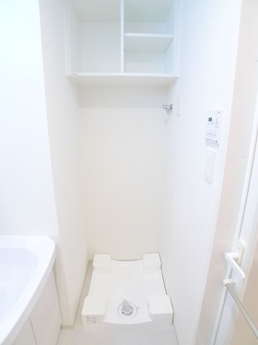 物件内観写真12　(洗濯機置場)