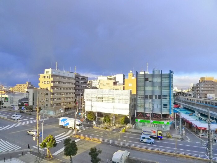 物件内観写真17　(室内からの展望)