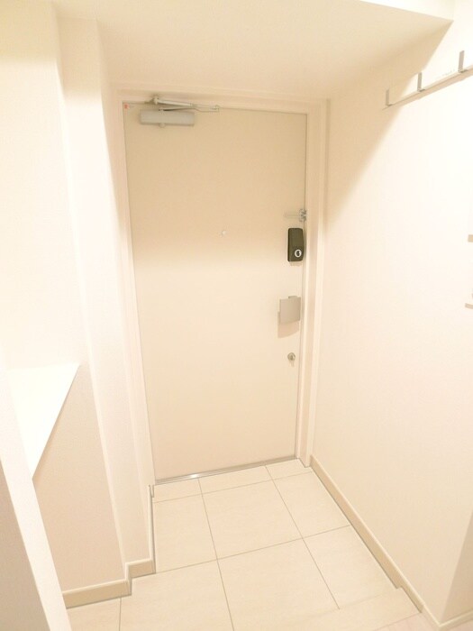 物件内観写真18　(玄関)
