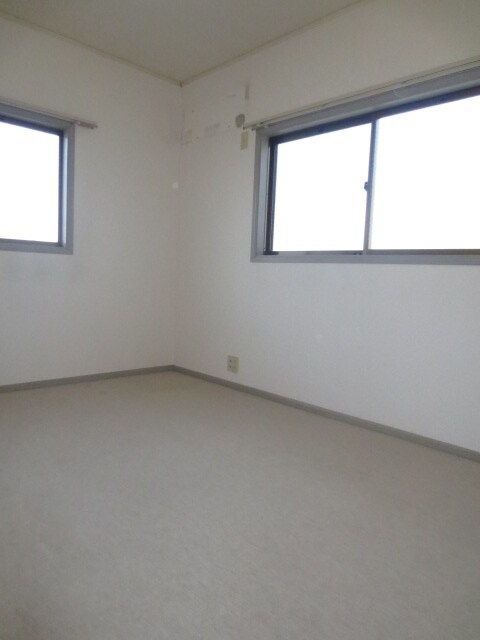 物件内観写真6　(室内からの展望)