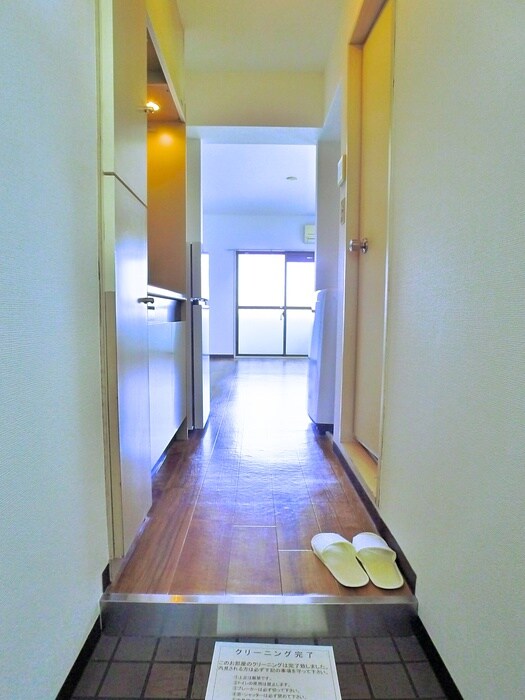 物件内観写真7　(玄関)