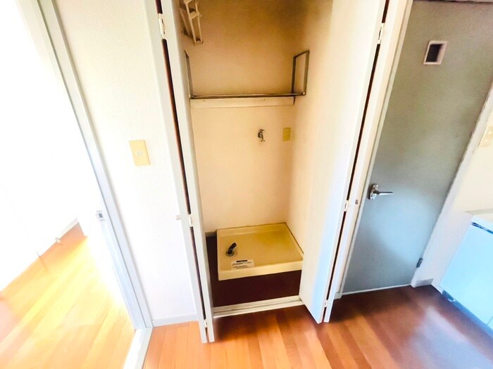 物件内観写真13　(洗濯機置場)