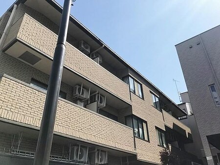 メゾンファ－スト外観写真