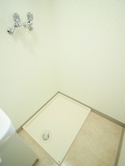 物件内観写真12　(洗濯機置場)