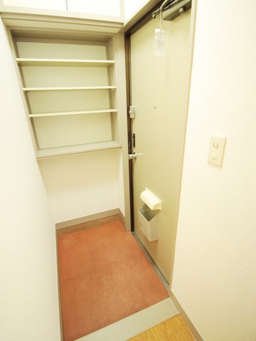 物件内観写真15　(玄関)