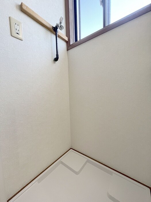 物件内観写真15　(洗濯機置場)